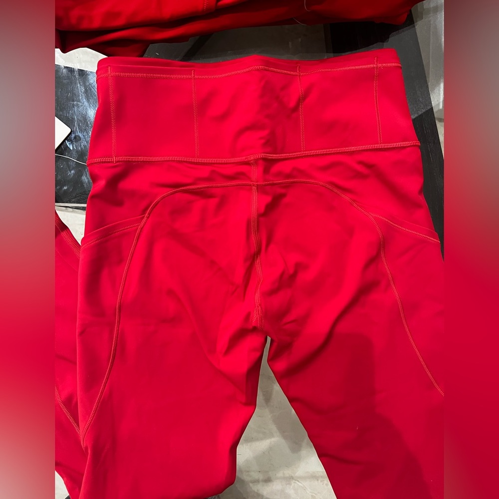 Lululemon - Picture 2 of 6